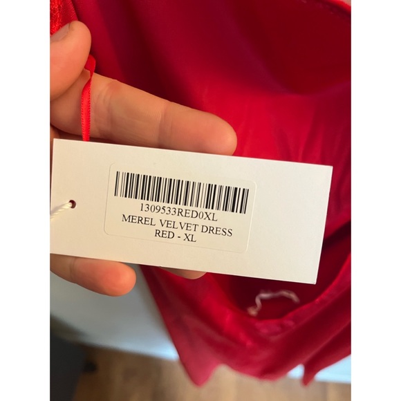 Reformation Merel velvet low back dress, BNWT! 🔥❣️ - Picture 3 of 3